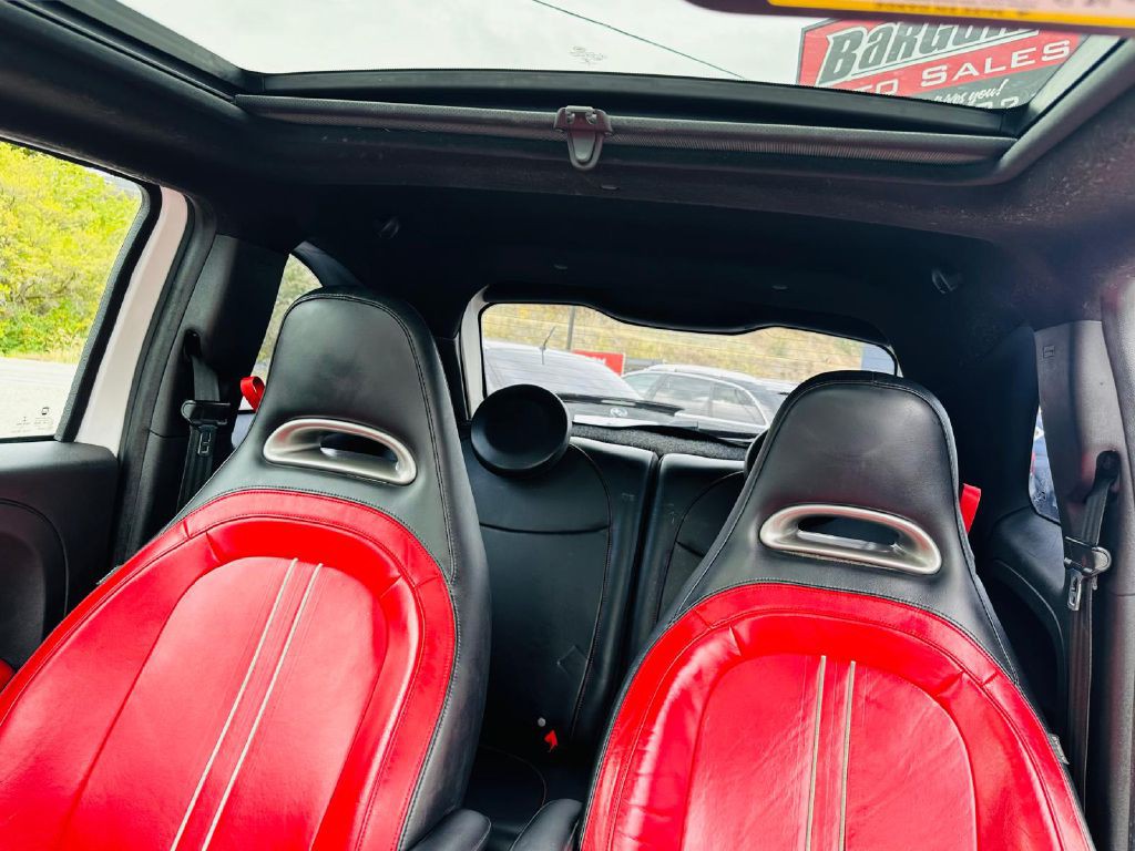 2015 FIAT 500 Image 28