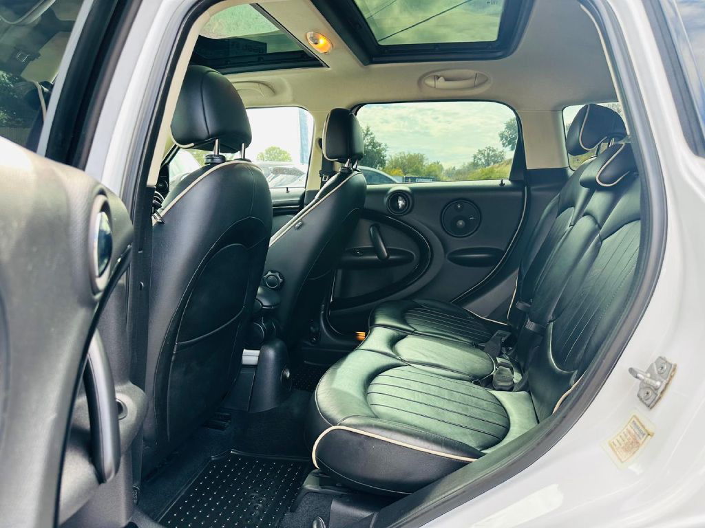 2012 MINI Countryman Image 13
