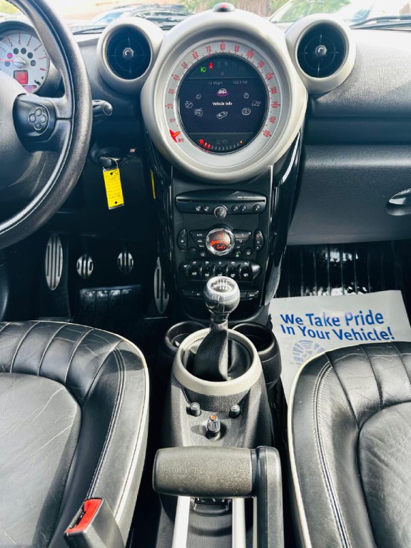 2012 MINI Countryman Image 19