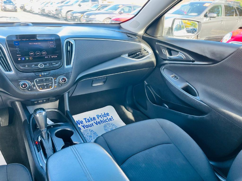 2020 Chevrolet Malibu Image 21