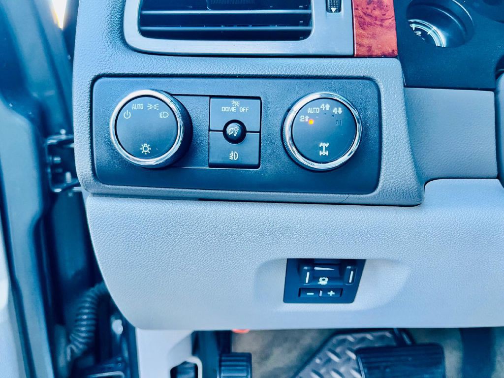 2011 Chevrolet Silverado 1500 Image 25