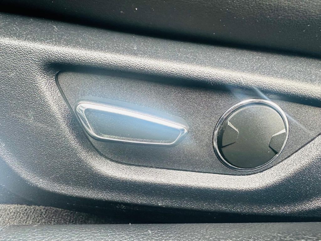 2015 Ford Mustang Image 30