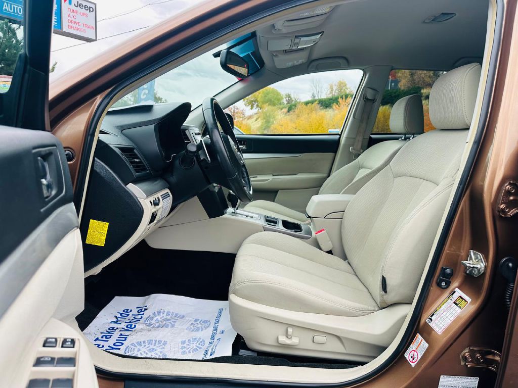 2012 Subaru Outback Image 11