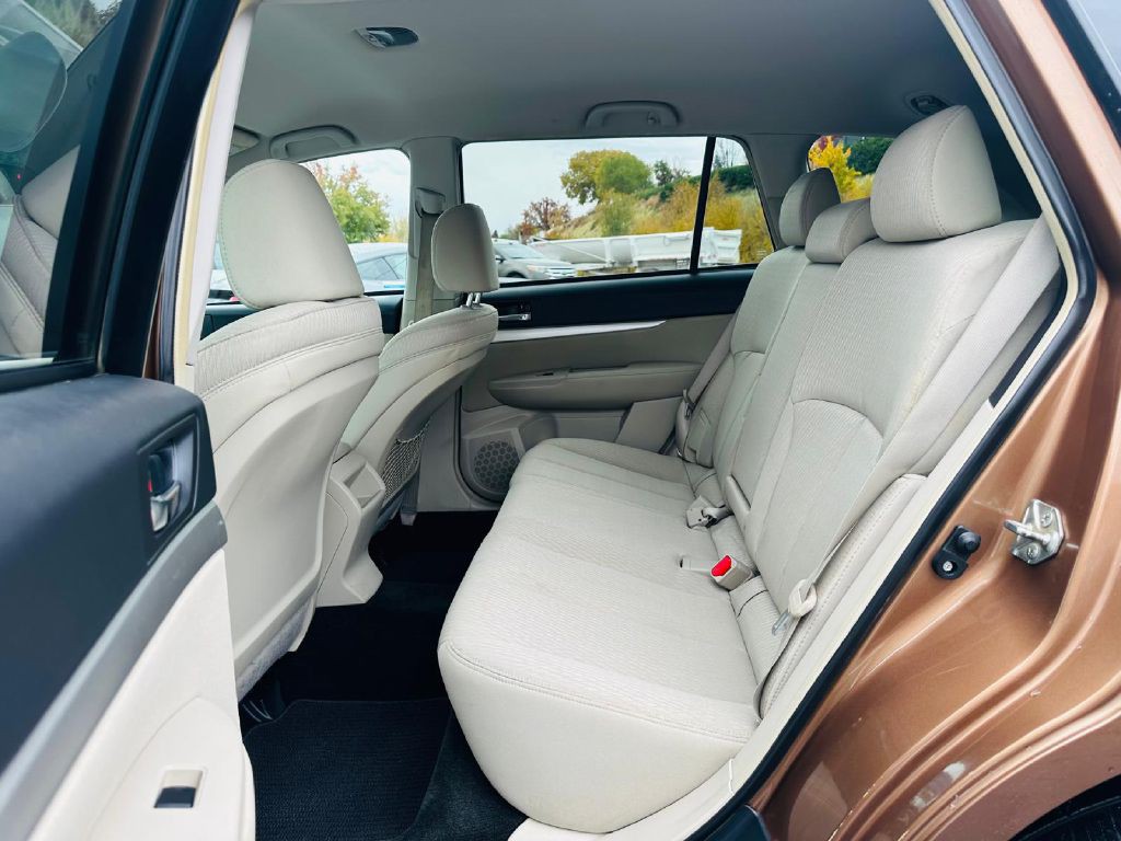 2012 Subaru Outback Image 12