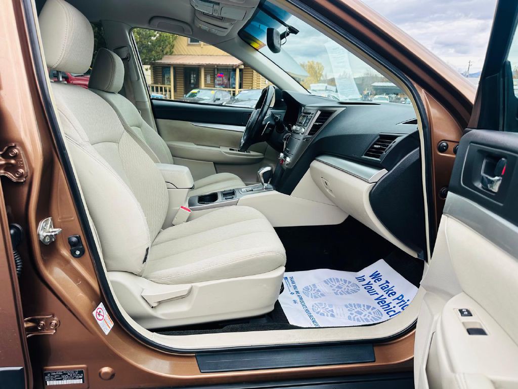2012 Subaru Outback Image 13