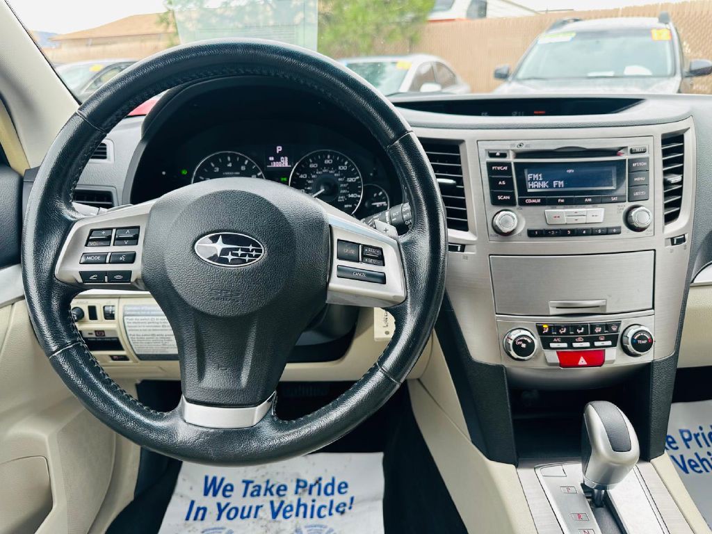 2012 Subaru Outback Image 16