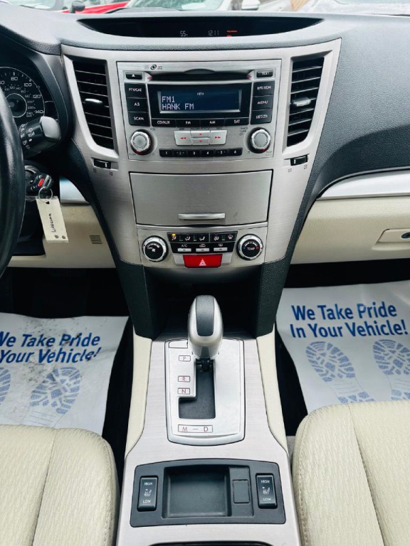 2012 Subaru Outback Image 18