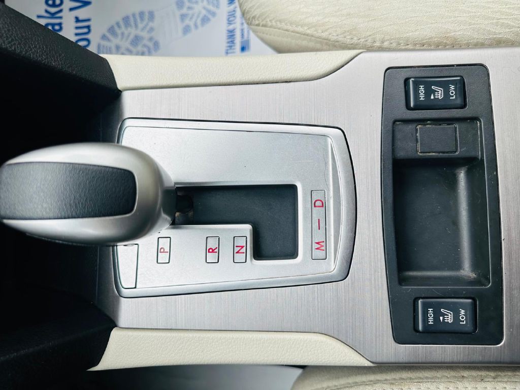 2012 Subaru Outback Image 21