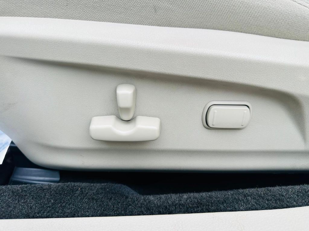 2012 Subaru Outback Image 27