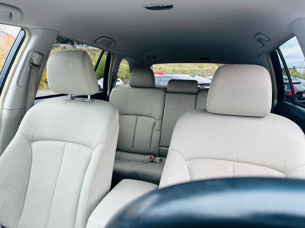 2012 Subaru Outback Image 28