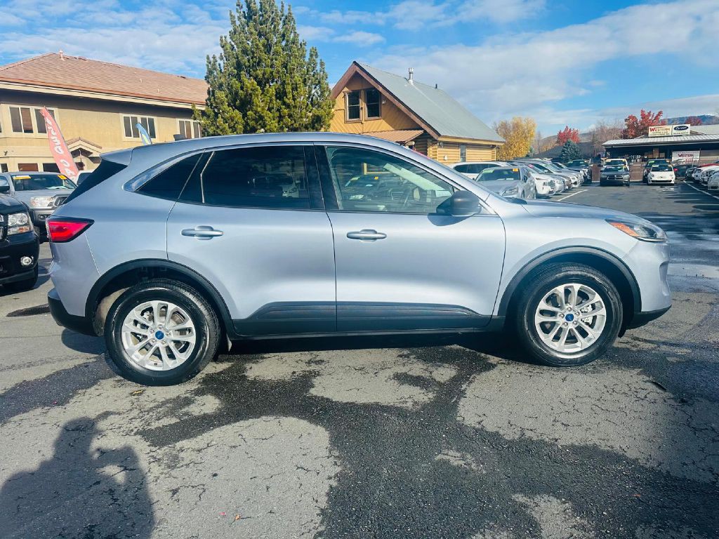 2022 Ford Escape Image 8