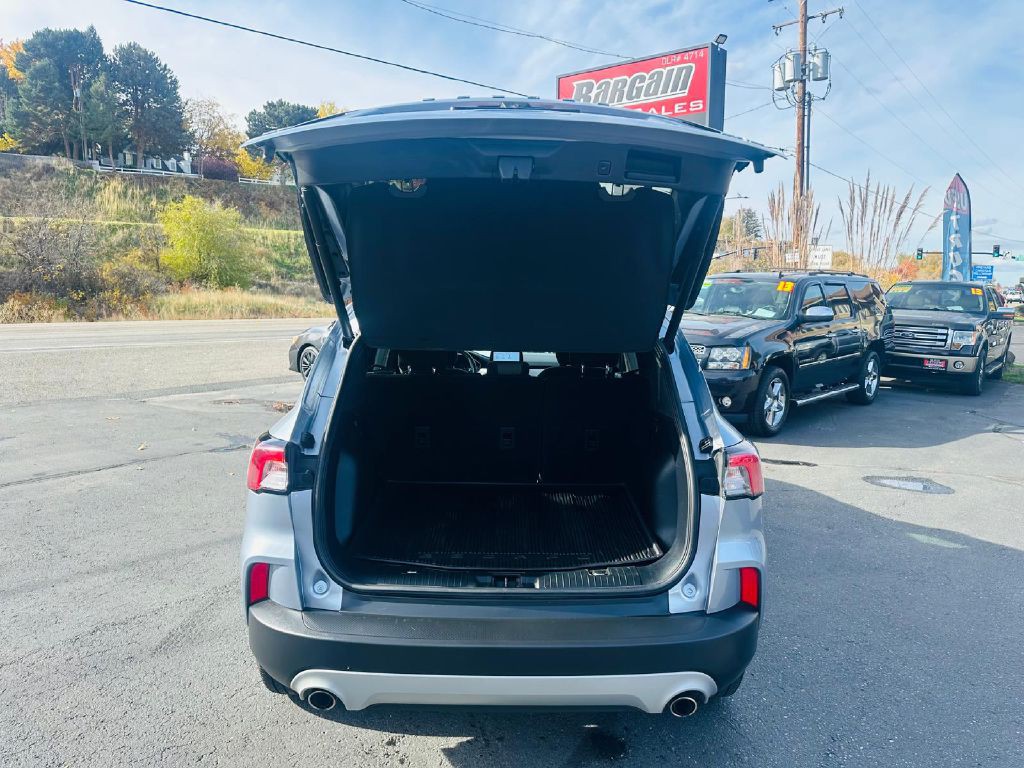 2022 Ford Escape Image 11