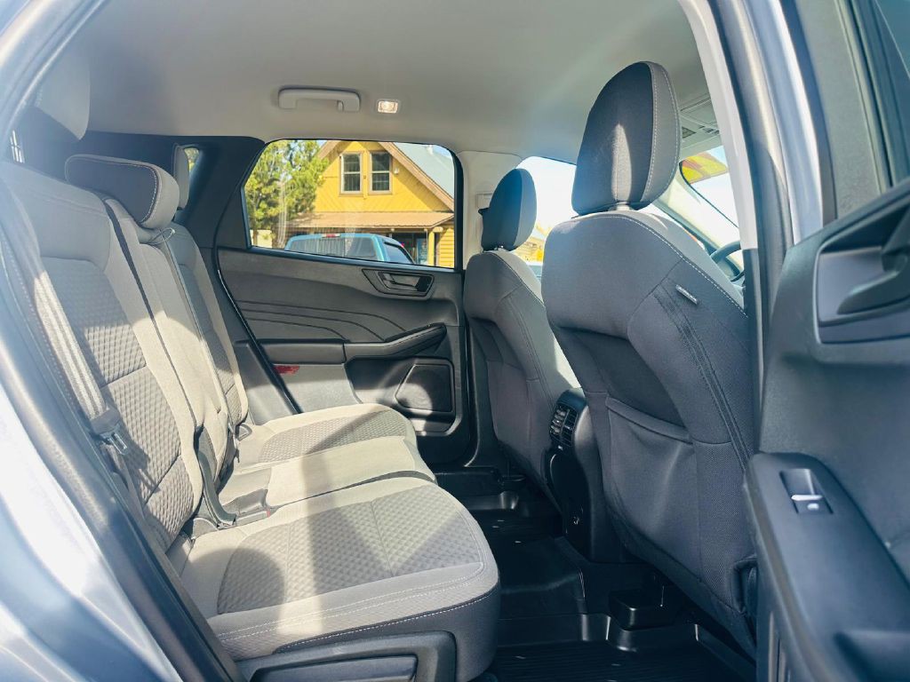 2022 Ford Escape Image 15