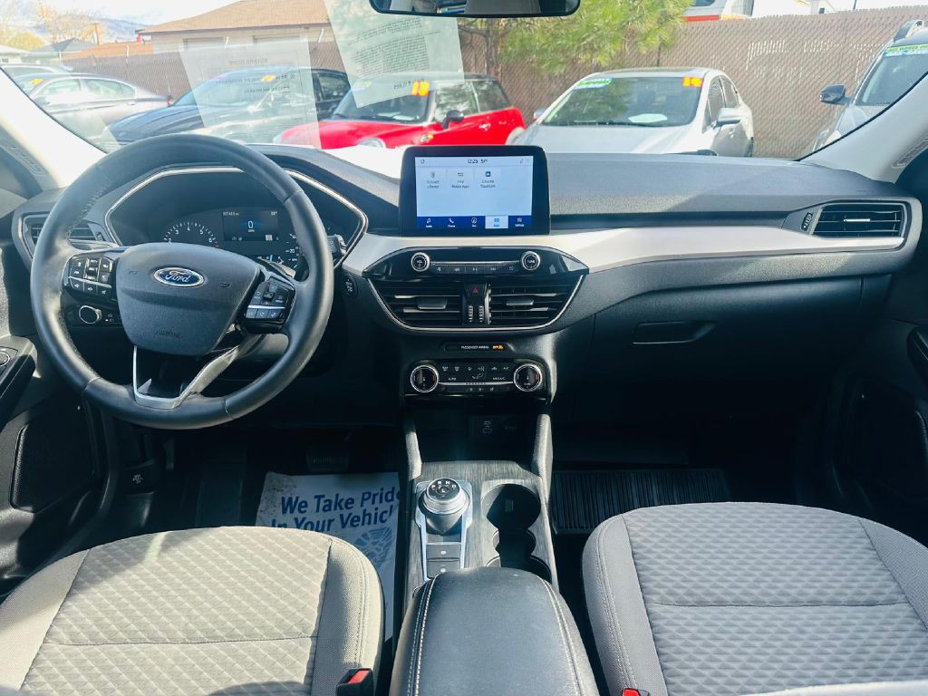 2022 Ford Escape Image 16