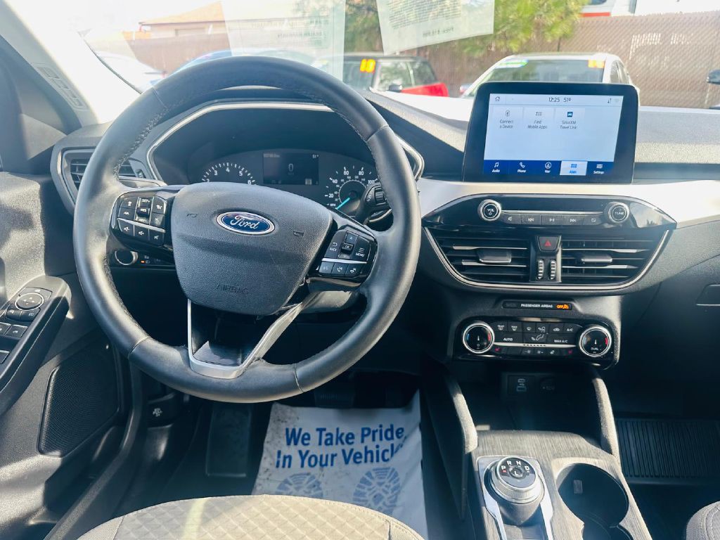 2022 Ford Escape Image 17