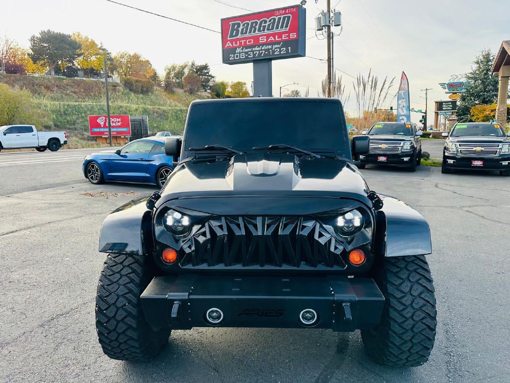 2013 Jeep Wrangler Unlimited Image 2