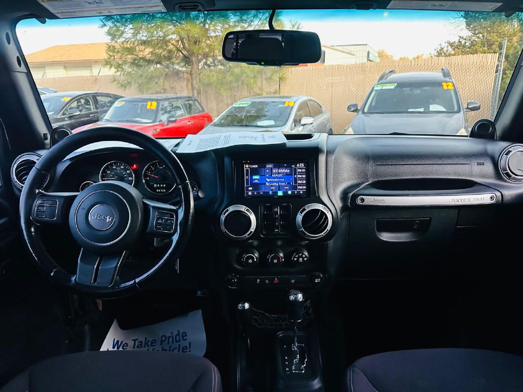 2013 Jeep Wrangler Unlimited Image 16