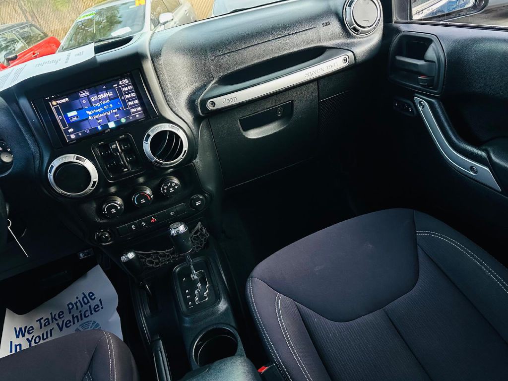 2013 Jeep Wrangler Unlimited Image 21