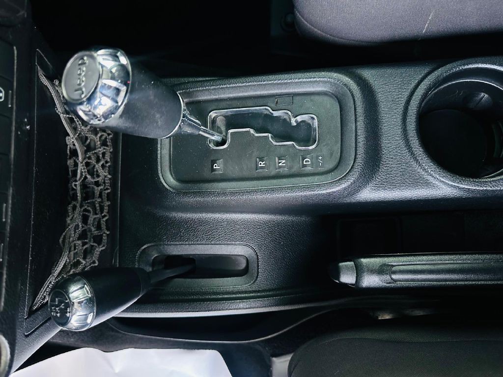 2013 Jeep Wrangler Unlimited Image 22