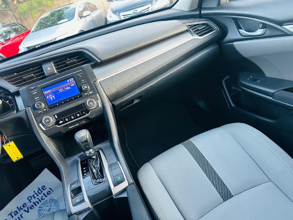 2016 Honda Civic Image 21