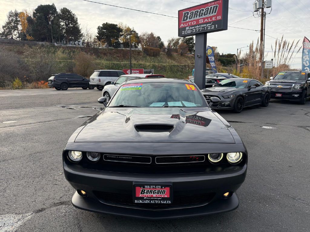 2019 Dodge Challenger Image 2