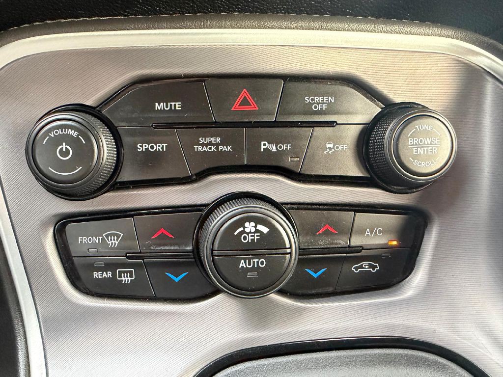 2019 Dodge Challenger Image 21