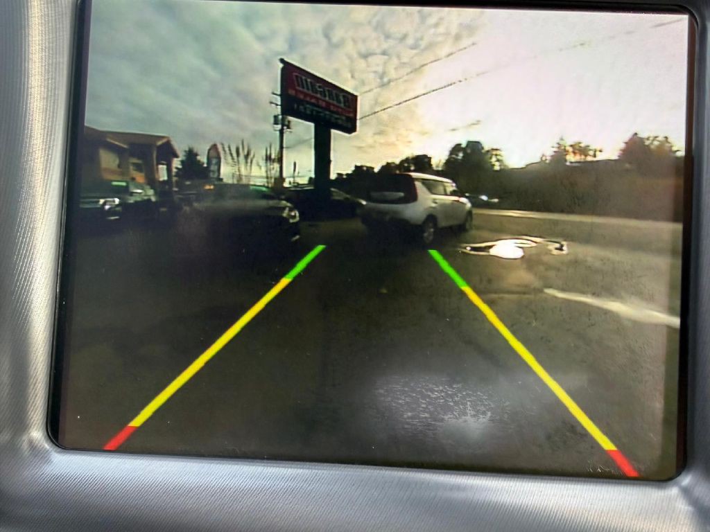 2019 Dodge Challenger Image 24