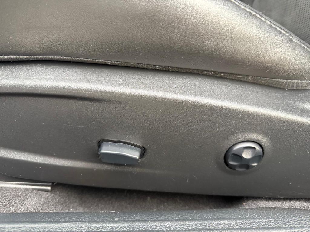 2019 Dodge Challenger Image 29