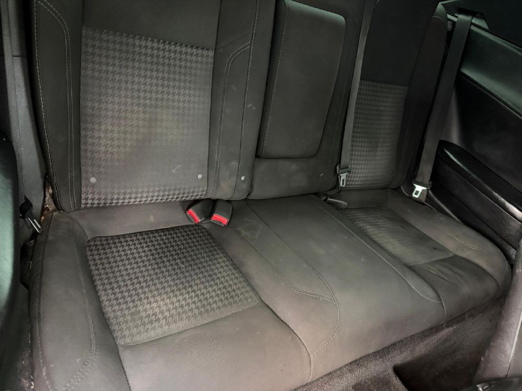 2015 Dodge Challenger Image 15