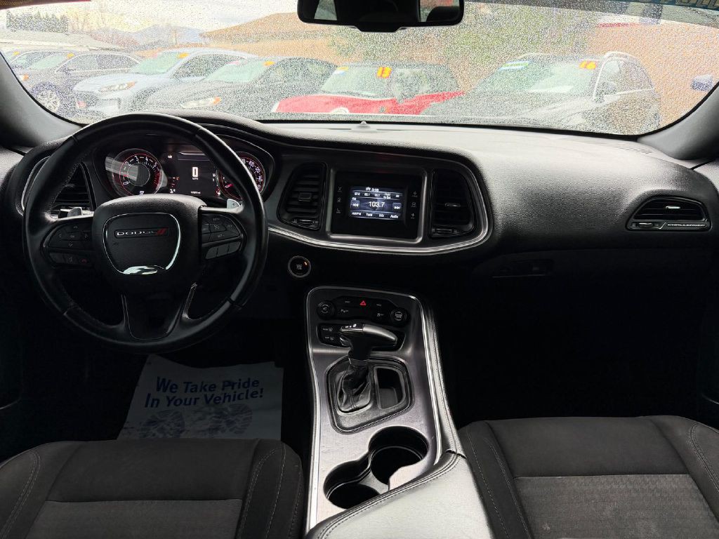 2015 Dodge Challenger Image 16