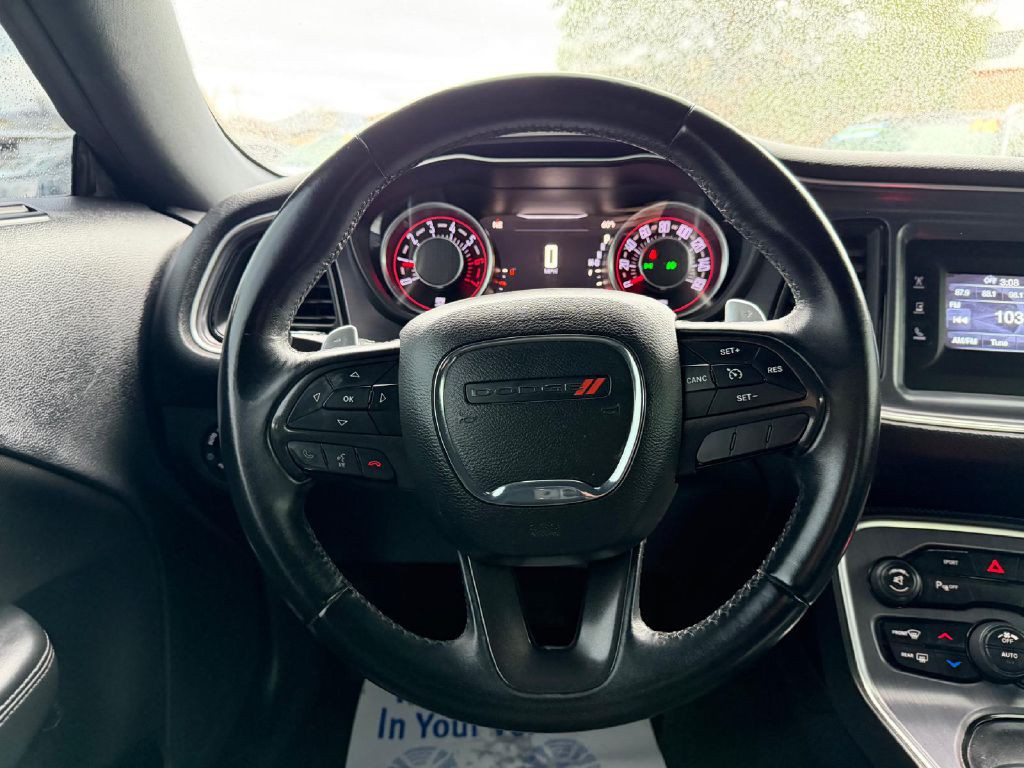 2015 Dodge Challenger Image 18