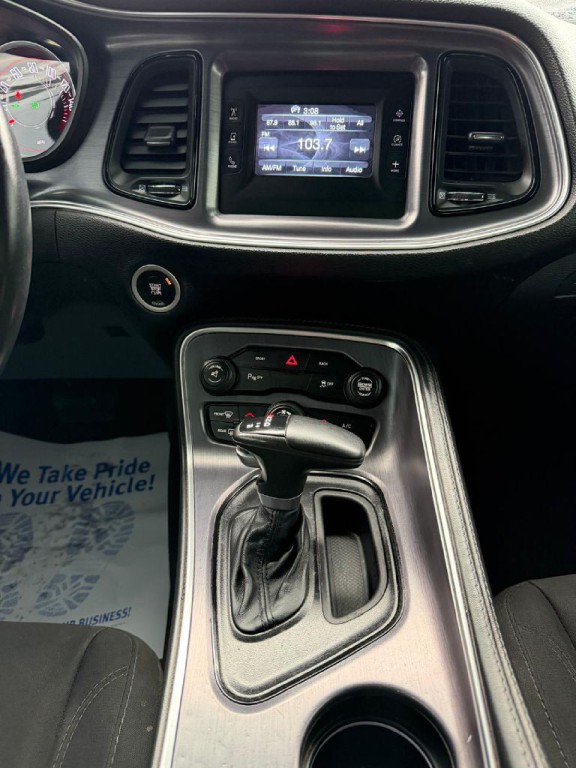 2015 Dodge Challenger Image 19