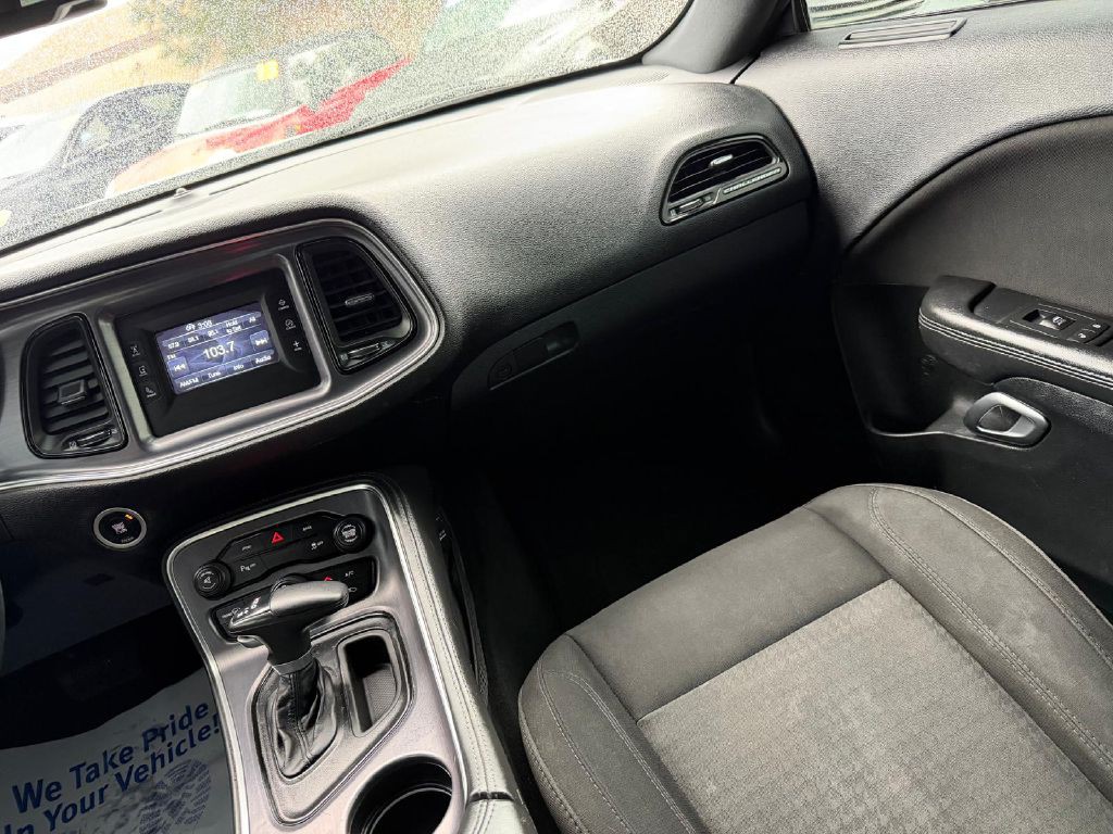 2015 Dodge Challenger Image 21