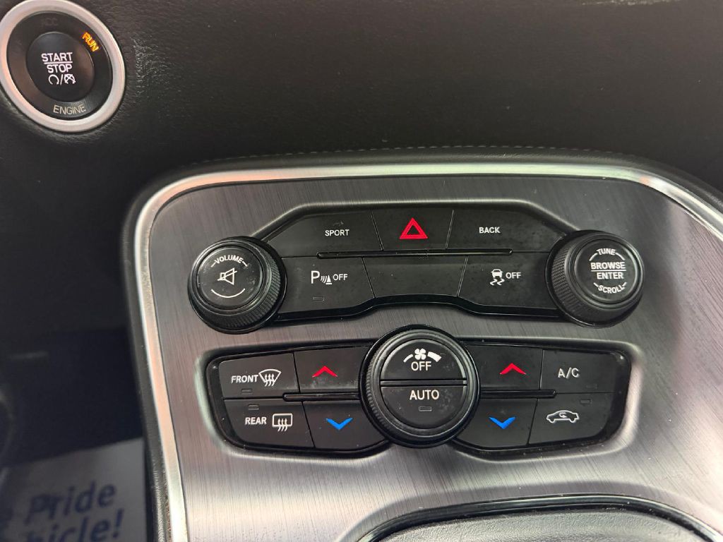 2015 Dodge Challenger Image 22