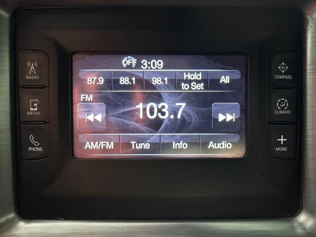 2015 Dodge Challenger Image 23