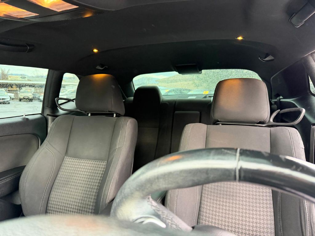 2015 Dodge Challenger Image 27