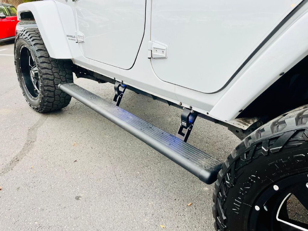 2017 Jeep Wrangler Unlimited Image 14