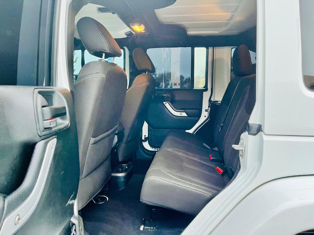 2017 Jeep Wrangler Unlimited Image 15