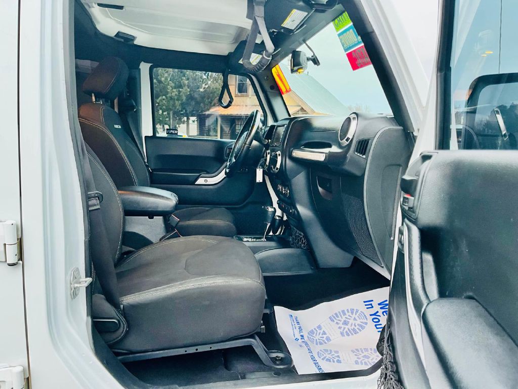 2017 Jeep Wrangler Unlimited Image 16