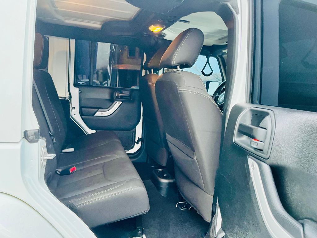 2017 Jeep Wrangler Unlimited Image 17