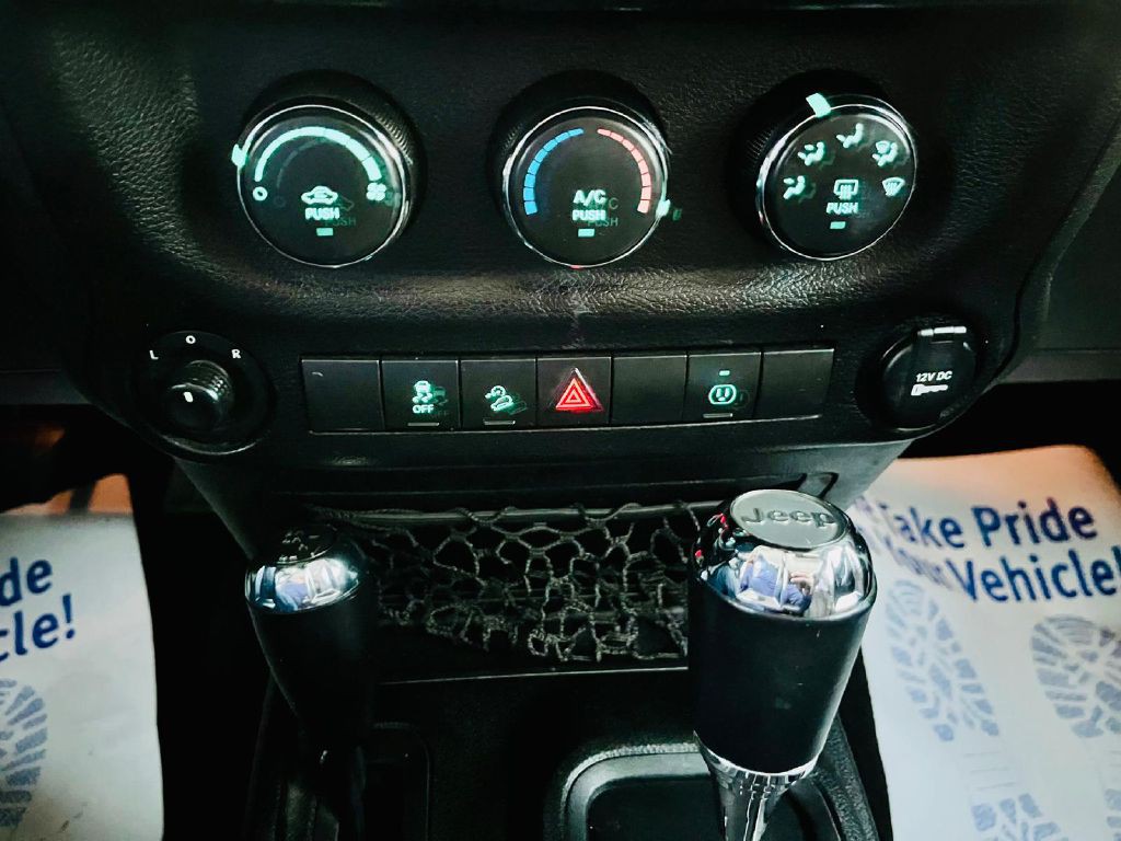 2017 Jeep Wrangler Unlimited Image 27