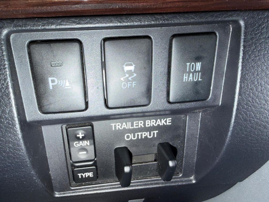 2017 Toyota Tundra Image 27