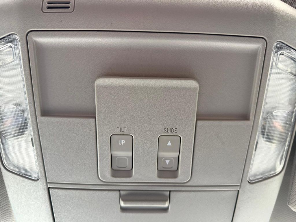 2017 Toyota Tundra Image 30