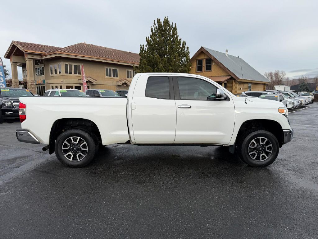 2015 Toyota Tundra Image 8