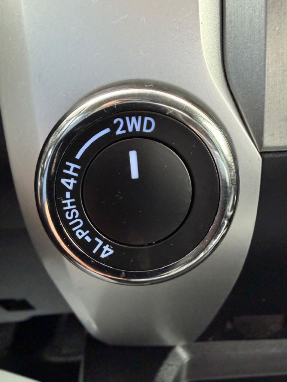 2015 Toyota Tundra Image 28