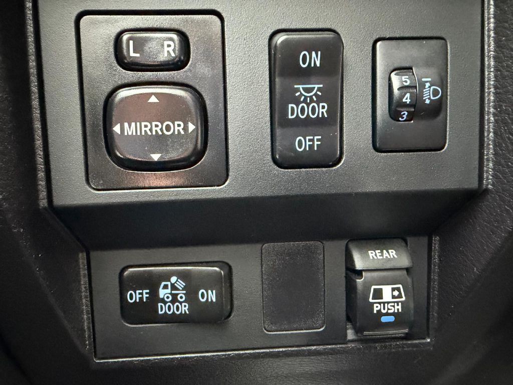 2015 Toyota Tundra Image 29