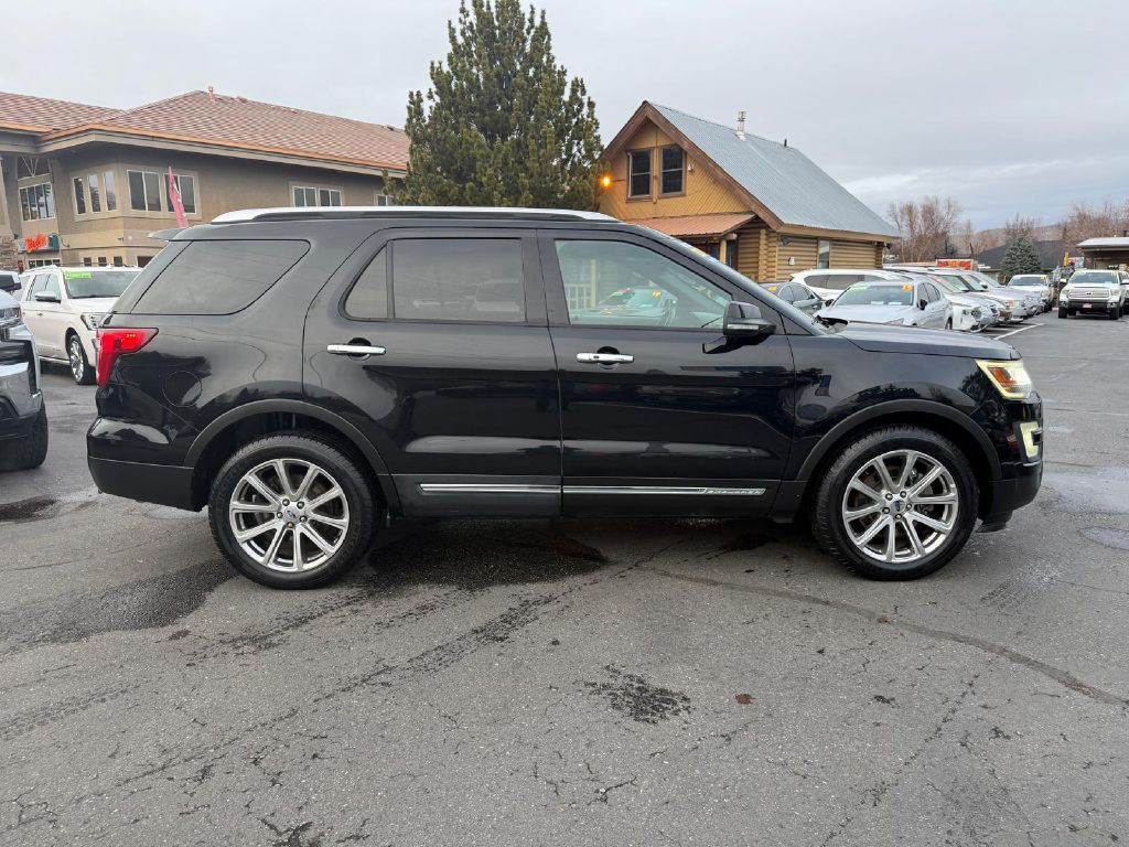 2017 Ford Explorer Image 8