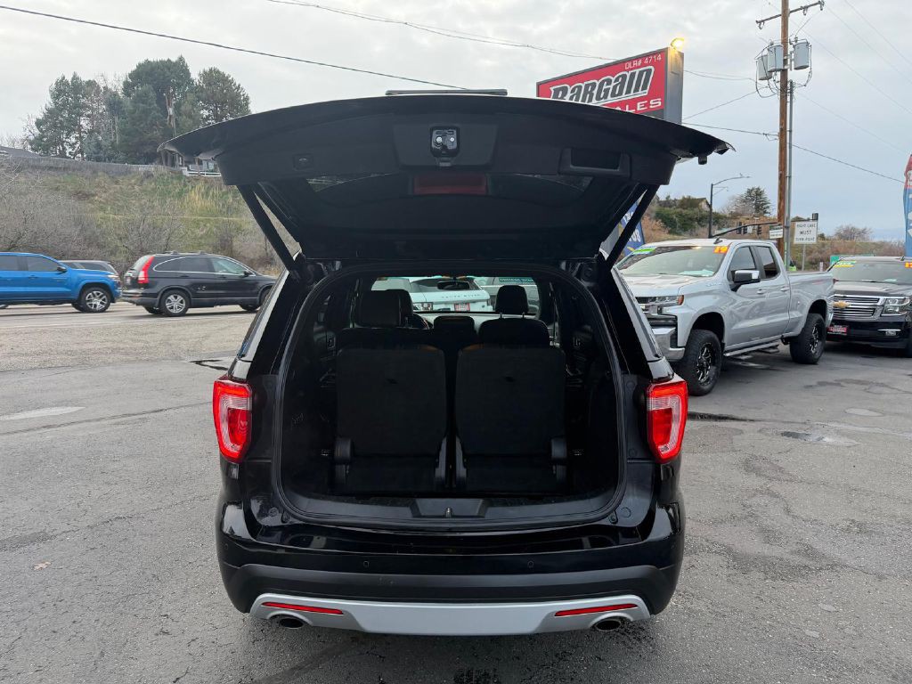 2017 Ford Explorer Image 11
