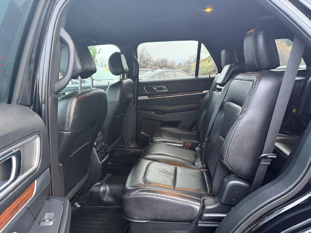 2017 Ford Explorer Image 13