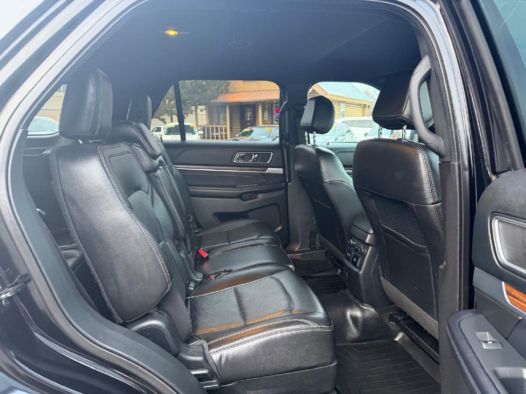2017 Ford Explorer Image 16